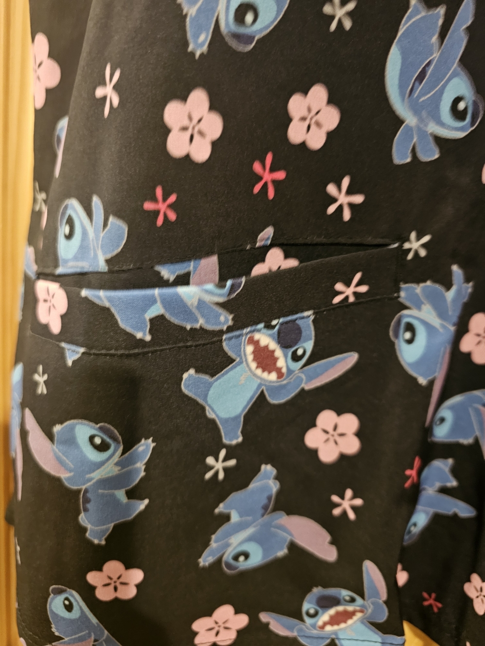 Stitch 2XL Scrub Top Womens NWT Vneck Disney Nurse Wear Plus - Picture 4 of 9